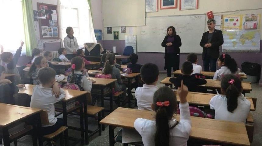 Boed&rsquo;li Y&ouml;neticiler &Ouml;ğrencilerle Kitap Okudu