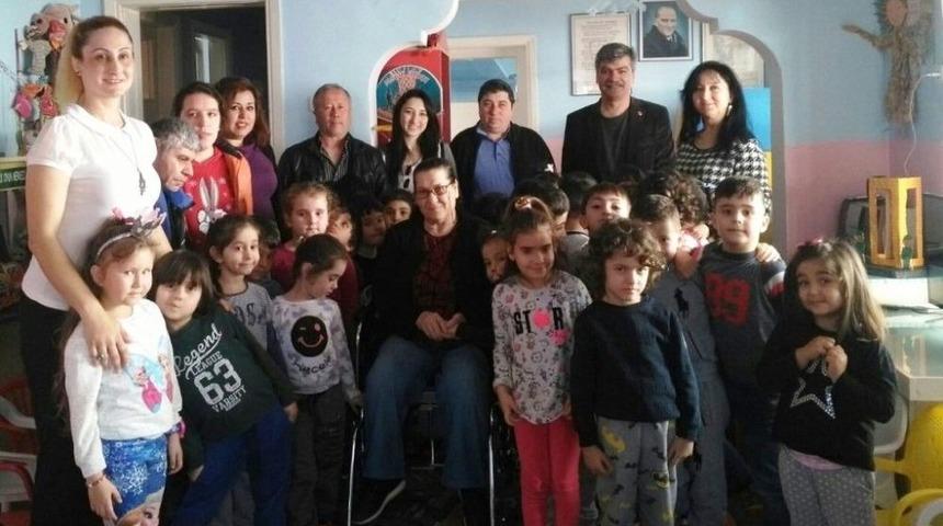 Minik Kalplerden Engellilere Mavi Kapaklı Destek