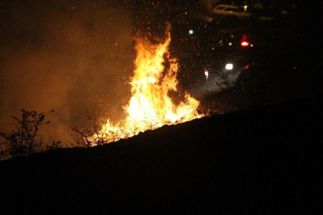 Trabzon&rsquo;da &Ouml;rt&uuml; Yangını: 4 Saatte S&ouml;nd&uuml;r&uuml;ld&uuml;