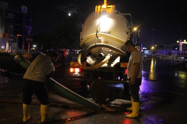 Selin Bastığı Ev Ve İş Yerlerinde Temizlik Çalışmaları Başladı G4