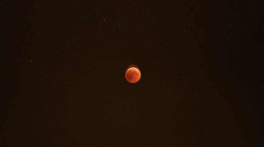 21&rsquo;nci Y&uuml;zyılın En Uzun Kanlı Ay Tutulması Zonguldak&rsquo;ta G&ouml;r&uuml;ld&uuml;