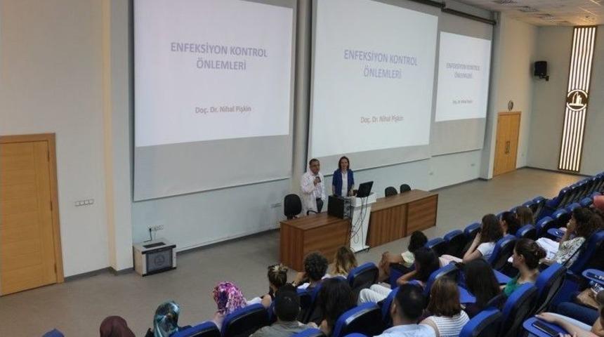 Tıp Fakültesi Dönem Iv Öğrencilerinin Uyum Programlarını Tamamladı