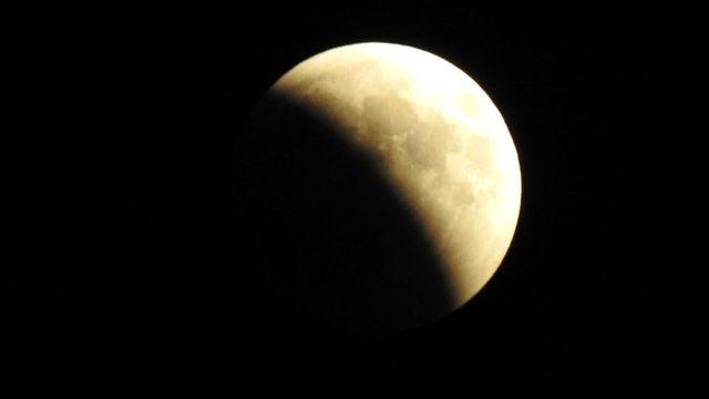 Manisa&rsquo;da Kanlı Ay Tutulması B&ouml;yle G&ouml;r&uuml;nt&uuml;lendi 2