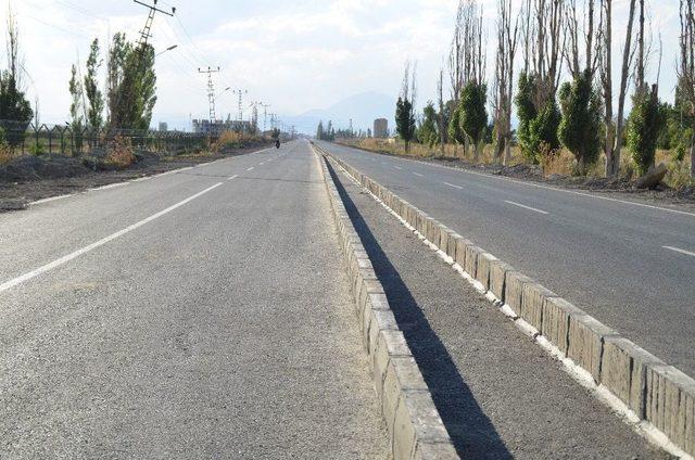 Ağrı’da Yeni Bulvar Trafiğe Açıldı