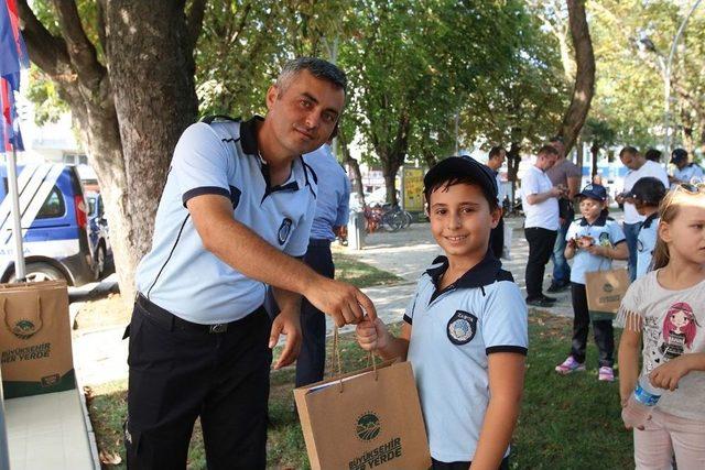 Minik Zabıtalar Farkındalık Yürüyüşü Yaptı