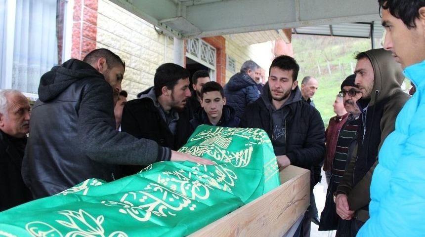 &Ccedil;orum&rsquo;daki Kazada &Ouml;len Otob&uuml;s Şof&ouml;r&uuml; Son Yolculuğuna Uğurlandı