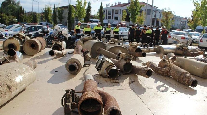 Polis Standart Dışı Ara&ccedil;lara Ge&ccedil;it Vermiyor