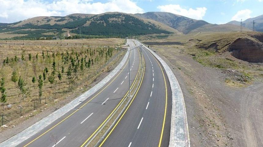 Büyükşehir Güvenli Ve Konforlu Bir Ulaşım Ağı İçin Yol Yapıyor