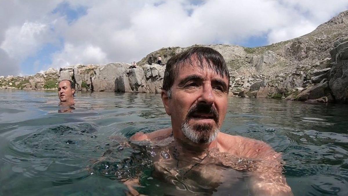 (&ouml;zel Haber) Kışın &Uuml;st&uuml;nde Y&uuml;r&uuml;d&uuml;kleri G&ouml;llerde Yazın Y&uuml;z&uuml;yorlar