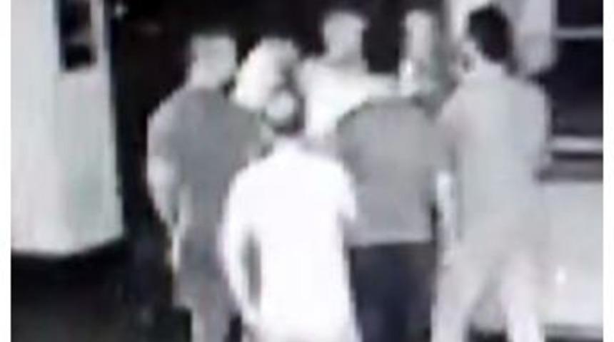 (&ouml;zel) Beylikd&uuml;z&uuml;&rsquo;nde Eğlence Mekanına Silahla Girmeye &Ccedil;alışan Şahıs Ter&ouml;r Estirdi