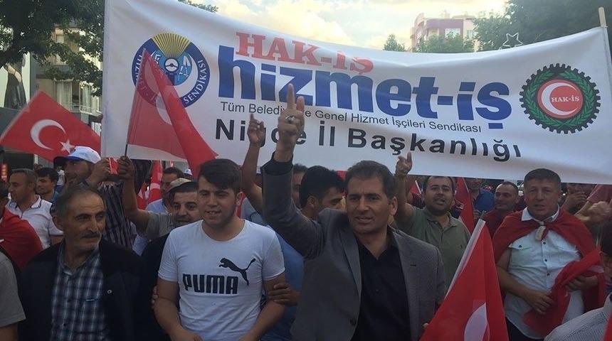 Hizmet-iş Niğde İl Başkanına Onur Belgesi