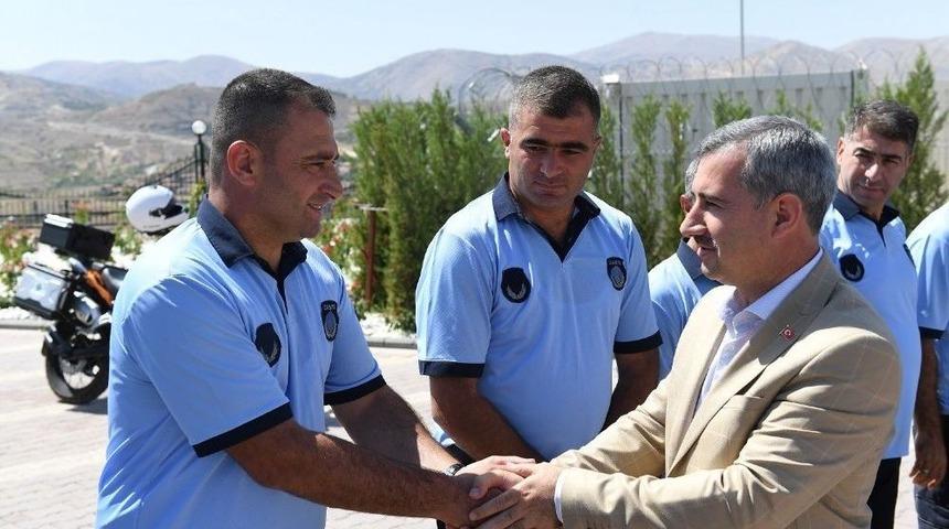 Yeşilyurt&rsquo;ta Zabıtalar Kıyafetlerini Kendileri Alacak