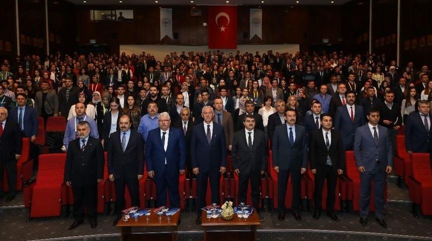 Er&uuml;&rsquo;de D&uuml;zenlenen T&uuml;bitak Proje Yarışmasında Dereceye Giren &Ouml;ğrenciler &Ouml;d&uuml;llendirildi