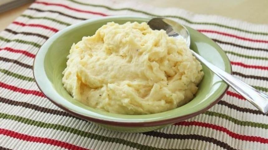 Kaşarlı patates püresi nasıl yapılır?