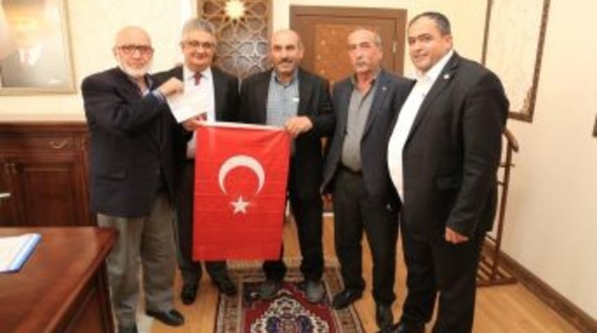 Mehmet&ccedil;ik İ&ccedil;in Bağışta Bulundular