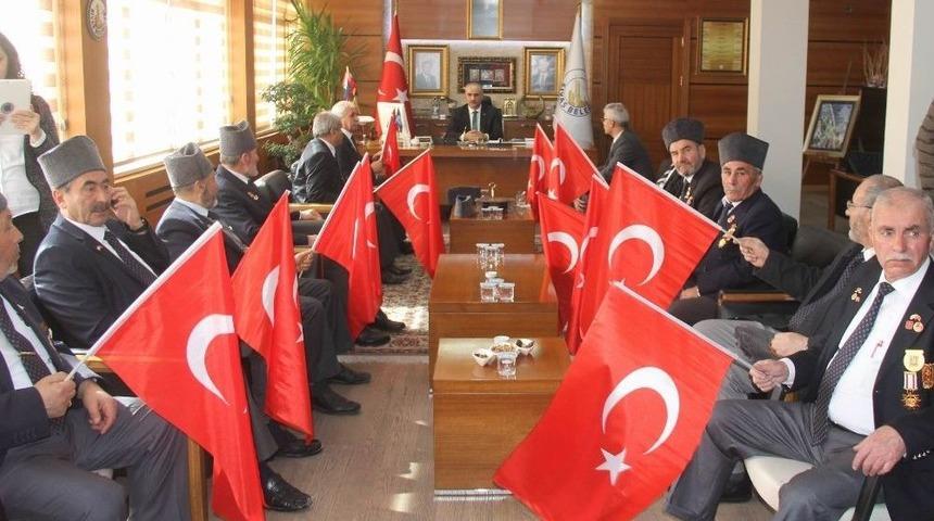 Gazi Oldukları Kıbrıs&rsquo;ı 44 Yıl Sonra G&ouml;recekler