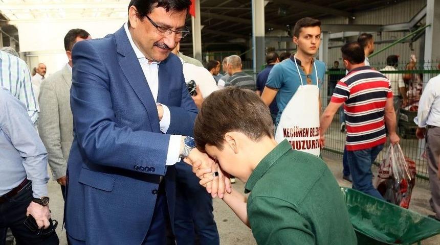 Başkan Ak Vatandaşlarla Bayramlaşarak Beraberlik Vurgusu Yaptı