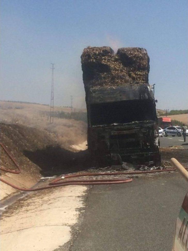 Saman Yüklü Tır Alev Alev Yandı G5