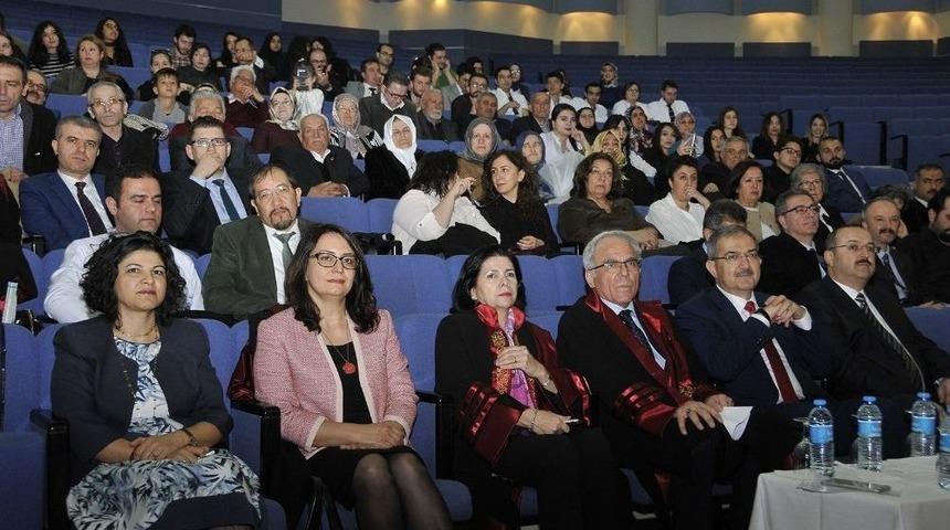 Sel&ccedil;uk Tıp&rsquo;ta 14 Mart Tıp Bayramı Kutlandı