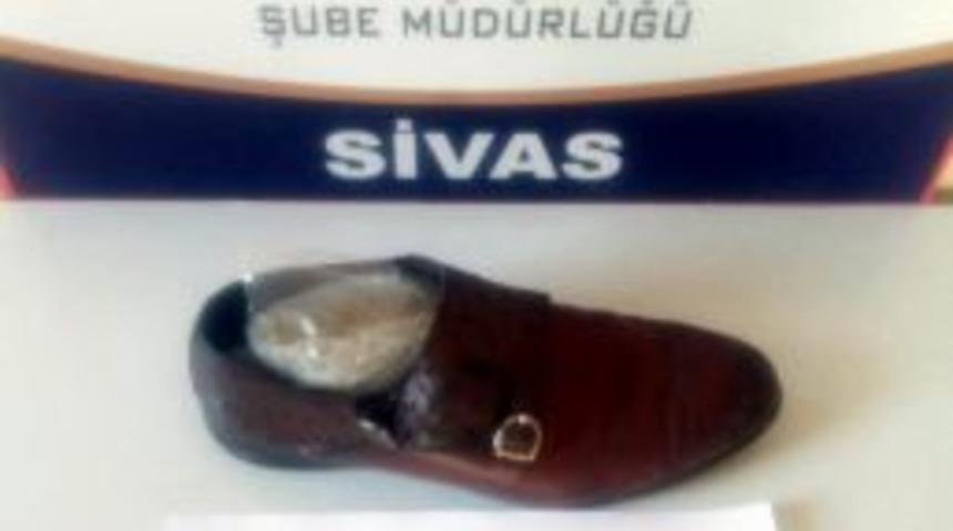 Ayakkabının İ&ccedil;inden Bonzai &Ccedil;ıktı