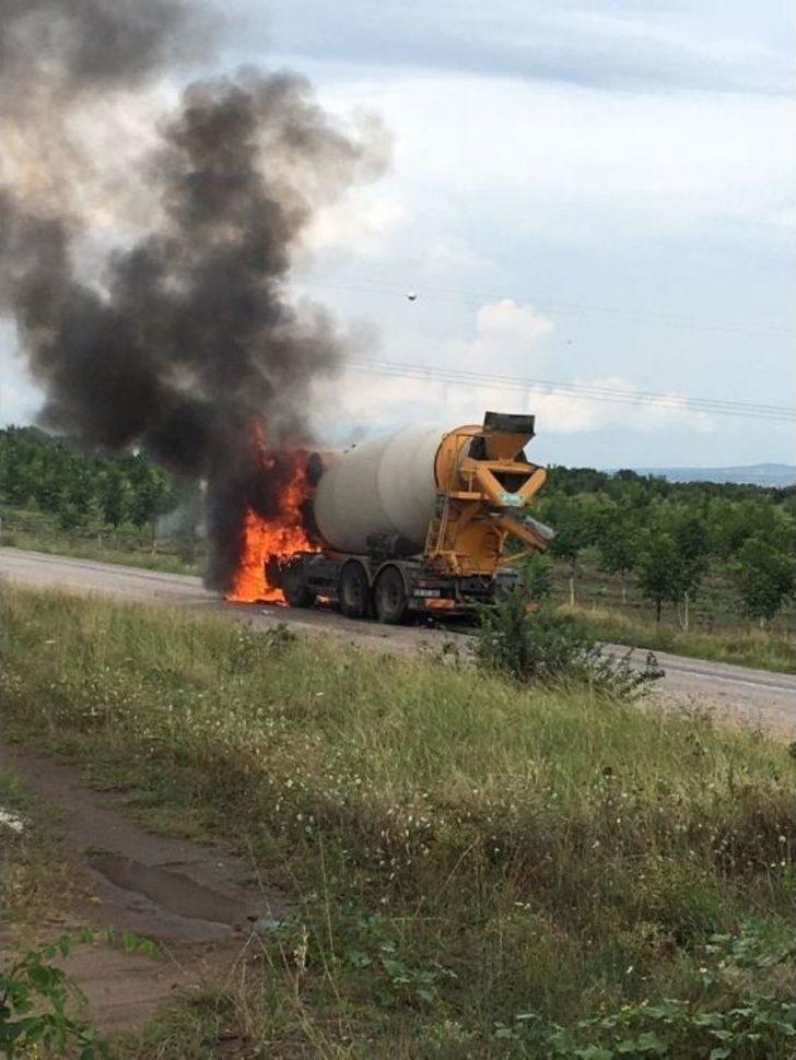 Beton Mikseri Alev Topuna Döndü G1