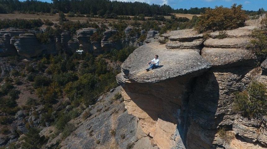 Safranbolulu Sanatçı Tehlikeli Taş Teras’ta Şarkısına Klip Çekti