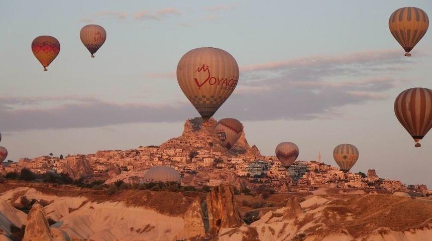 Kapadokya Bölgesini Ağustos Ayında 412 Bin 559 Turist Ziyaret Etti