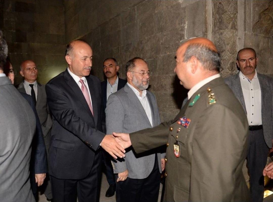 Tarihi Yakutiye Medresesi&rsquo;nde Bayramlaşma T&ouml;reni D&uuml;zenlendi