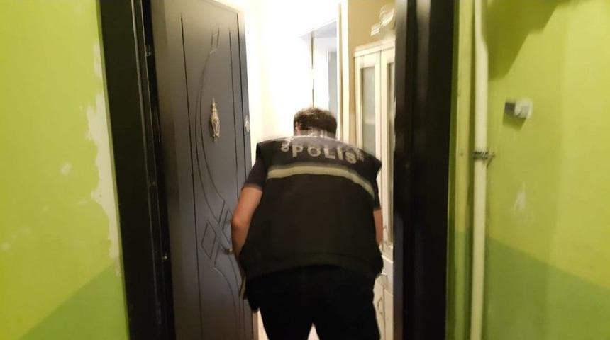 &ldquo;dikkat Mutfakta Gaz Var&rdquo; Yazarak İntihara Kalkıştı