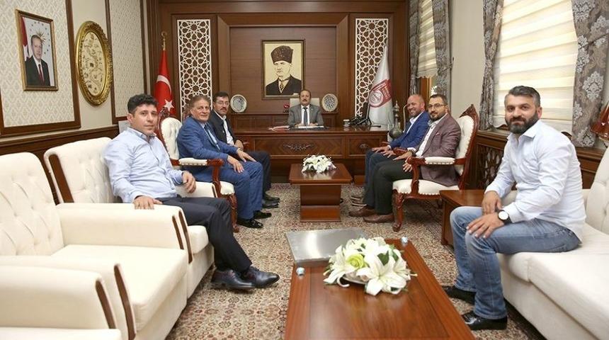 Stuttgart Bayburt K&uuml;lt&uuml;r Derneği Heyeti Vali Pehlivan&rsquo;ı Ziyaret Etti