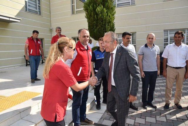 Manisa Büyükşehir’den Kızılay’a Araç Desteği