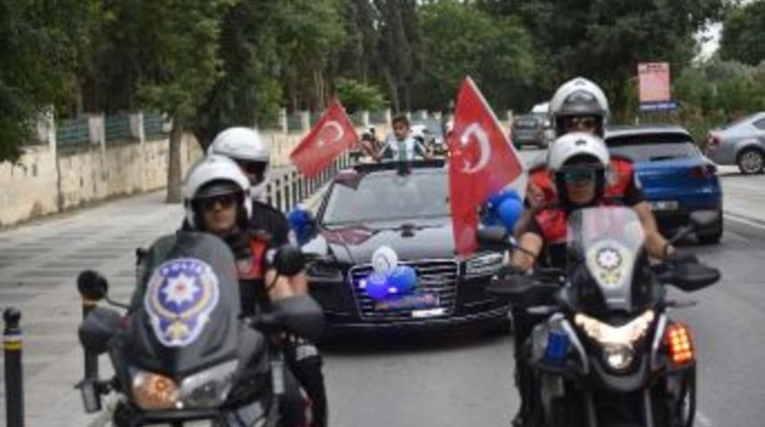 Başkan Yazıcı, Makam Aracını S&uuml;nnet Olan Şehit &Ccedil;ocuklarına Tahsis Etti