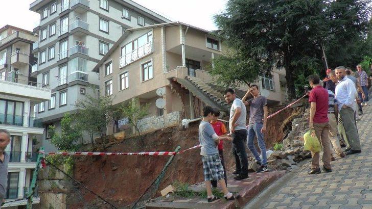 Sancaktepe’de Toprak Kayması Yaşanan Binanın Sakinleri Geceyi Otelde Geçirdi G5