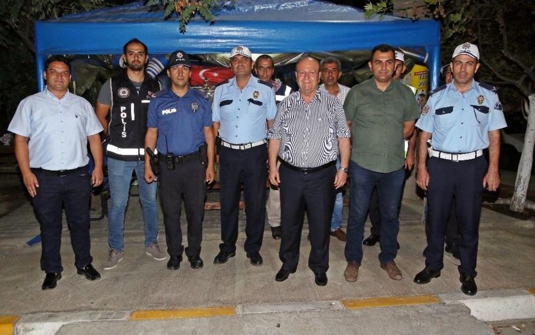 Başkan &Ouml;zakcan&rsquo;dan G&uuml;venlik G&uuml;&ccedil;lerine S&uuml;rpriz Bayram Ziyareti