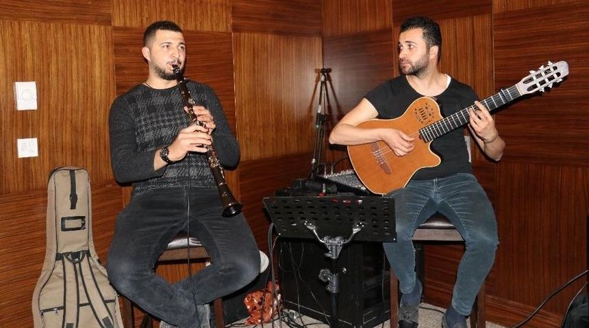 Hilton&rsquo;da Canlı M&uuml;zik Keyfi