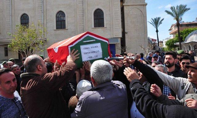 Kalp Krizi Sonucu Hayatını Kaybeden Uzman Çavuş Antalya’da Toprağa Verildi