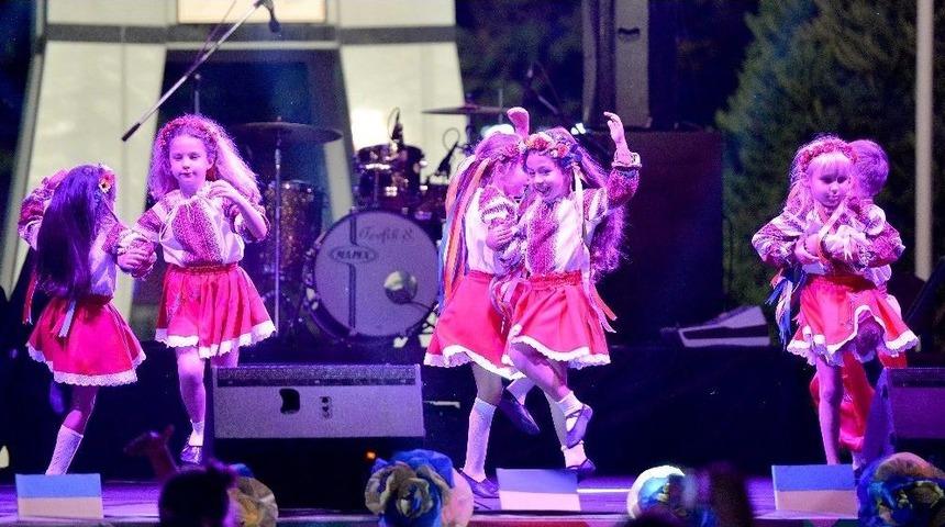 Y&ouml;reler Renkler&rsquo;de Ukrayna Gecesi