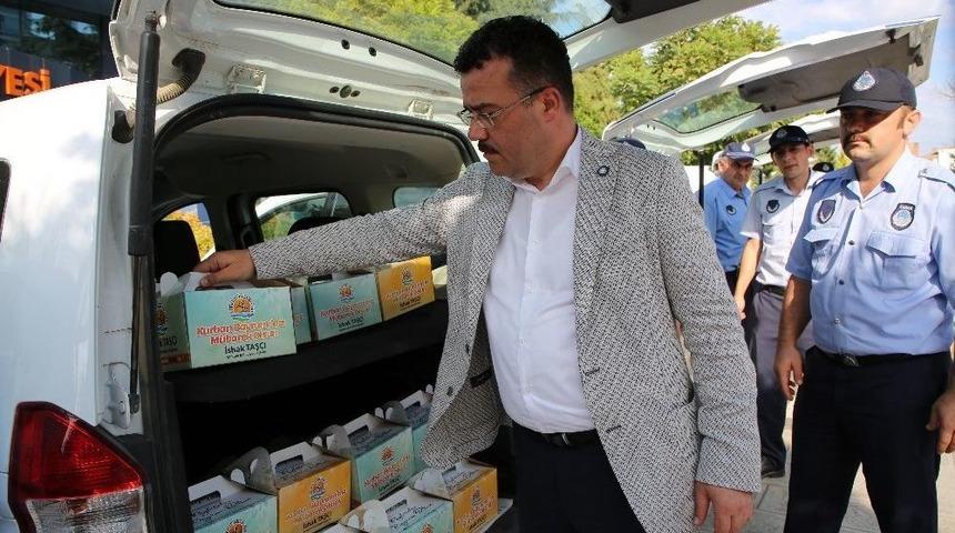 Atakum&rsquo;da Her Yıl Olduğu Gibi Yine Kurban Eti Dağıtıldı