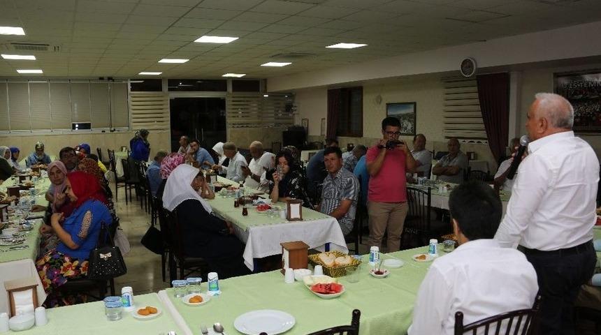 Erdemli&rsquo;de Hacılara Geleneksel Uğurlama