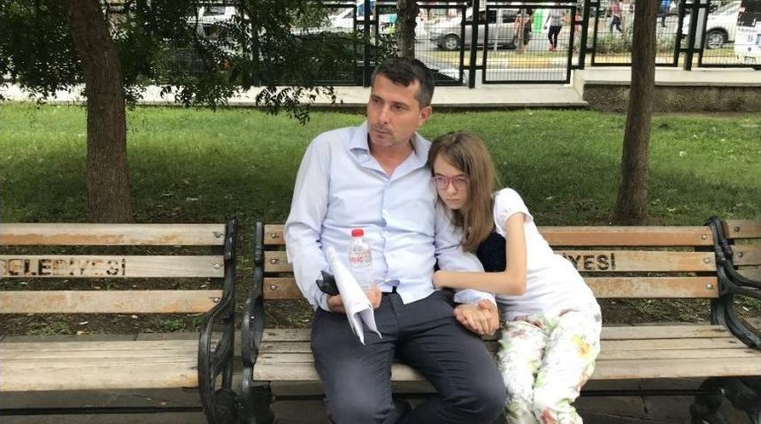 K&uuml;&ccedil;&uuml;k Yağmur&rsquo;un Velayeti Ge&ccedil;ici S&uuml;reliğine Babaya Verildi