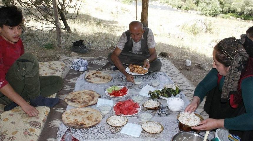 Bin Yıllık &Ccedil;oban Geleneği Yaşatılıyor