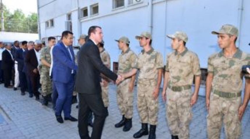 Ceylanpınar Protokol&uuml; Bayramlaştı