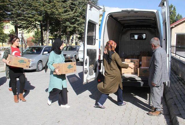 Minik Yüreklerden Huduttaki Asker Ağabeylerine Anlamlı Hediyeler