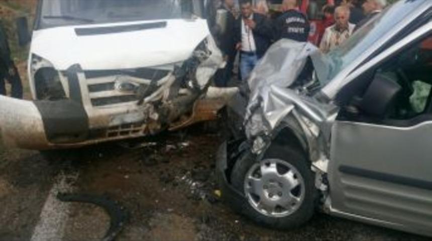 Kazada Ağır Yaralanan Kadın Hayatını Kaybetti