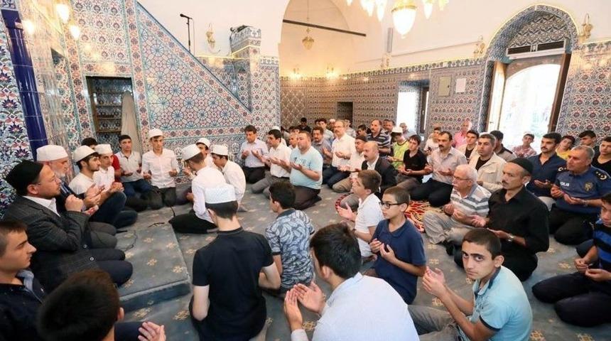 Somali Şehidi İ&ccedil;in Mevlit