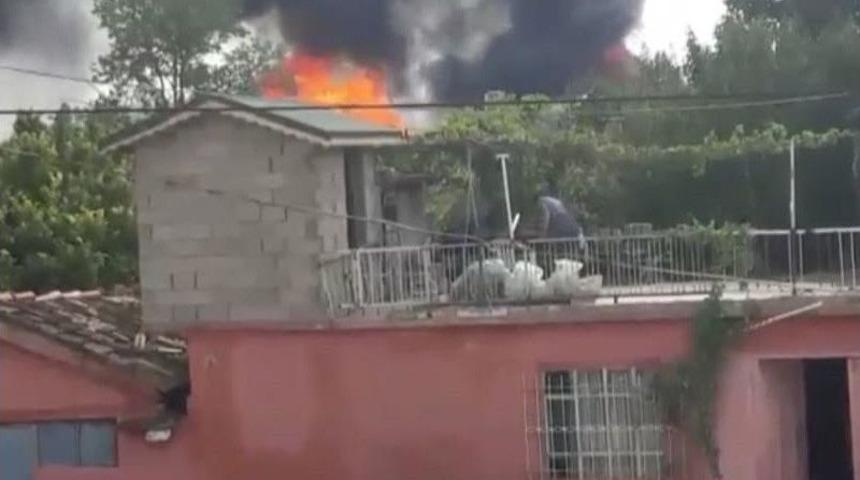 Mangal Ateşi 4 Evi Yaktı