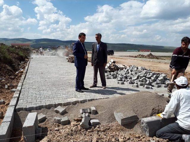 Sarıkamış Belediyesi Oteller Bölgesinin Çevre Düzenlemesini Yapıyor