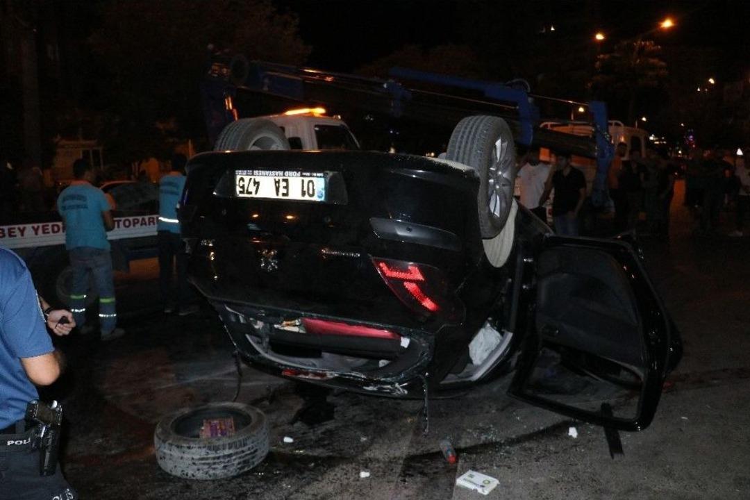 Ağaca &Ccedil;arpan Otomobil Takla Attı: 4 Yaralı