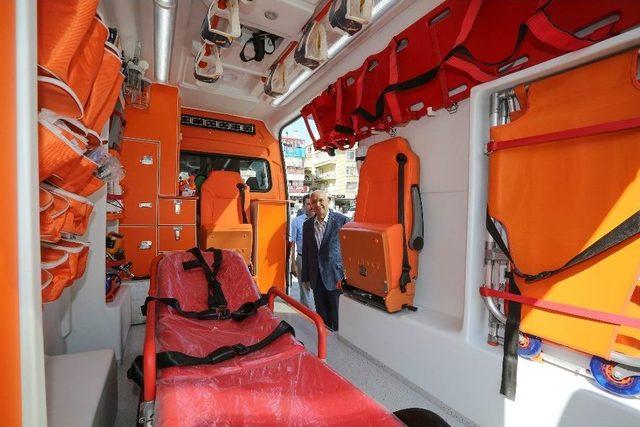 Yenimahalle’den Araç Filosuna Ambulans Takviyesi