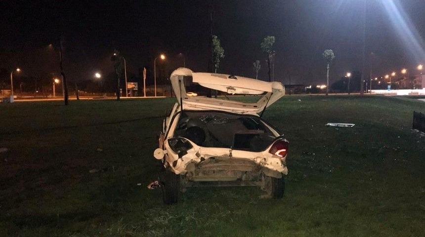 Kontrolden &Ccedil;ıkarak Taklalar Atan Otomobil Altında Kalan S&uuml;r&uuml;c&uuml; Ağır Yaralandı